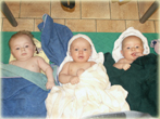 Tre små badkillar på rad, Noah, Isaac och Fred