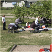 Picknick ute i solen, mysigt : )