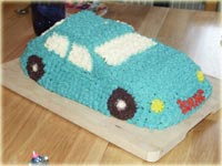 Som jag har längtat efter att få göra denna tårta och så blev den misslyckad, det blev för mycket smet och detta gjorde att bilen fick ett konstigt utseende men men, vad gör man.